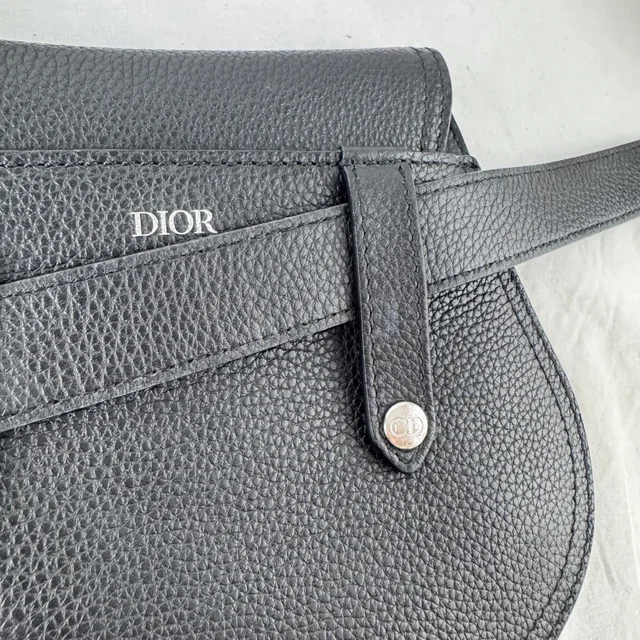 Dior Saddle Belt Bag in calfskin, Calfskin leather, grained calfskin, Metal from Reowned, photo 8 of 9