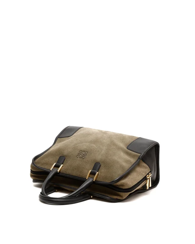 Loewe Amazona Suede 32 Bag in Suede from A Retro Tale, photo 4 of 8