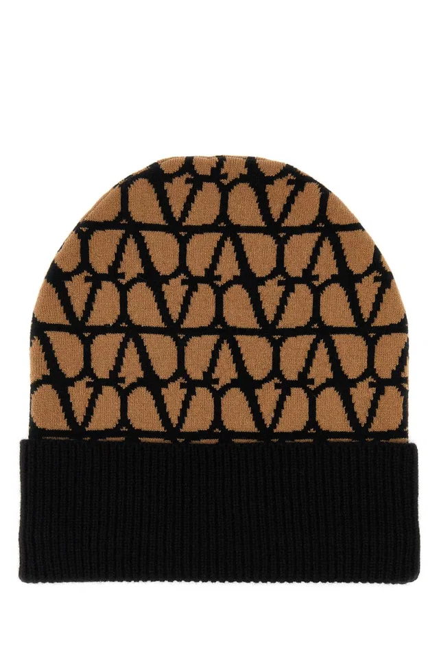 Valentino Garavani Cuffia Geometric-Jacquard Cashmere Beanie — Beige Exterior: Beanies in Beige Cashmere from HEWI