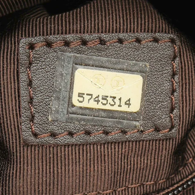 Chanel Suede Crossbody Bag in Suede from A Retro Tale, photo 8 of 10