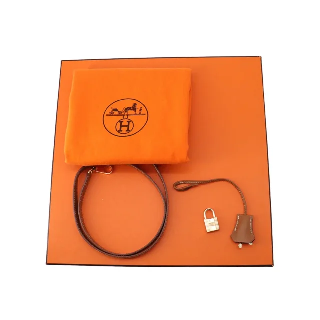 Hermès Kelly Sellier Gold Epsom Size 32 in Gold Epsom leather from GALLERY RARE, photo 18 of 18