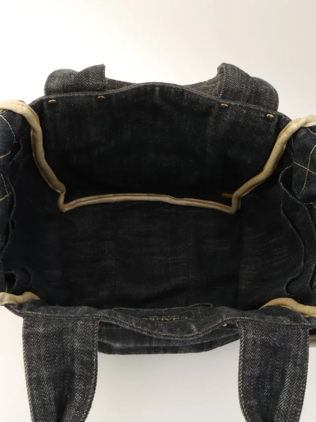 Chanel 2005-era Sparkling Denim CC Mark Stitch Handbag Indigo in Denim from VINTAGE QOO TOKYO, photo 5 of 13