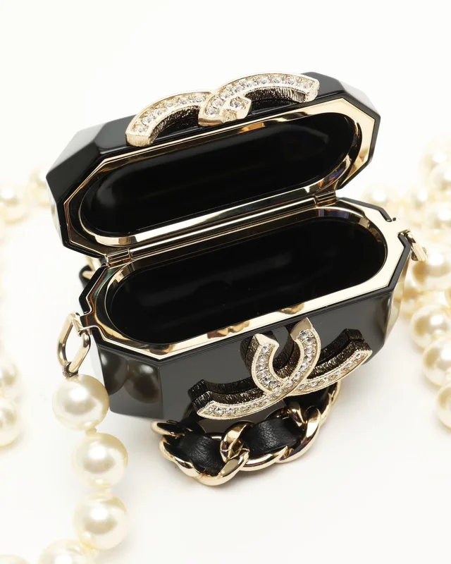 Chanel Coco Mark AirPods Pro Case with Pearl Strap from A Retro Tale, photo 4 of 5
