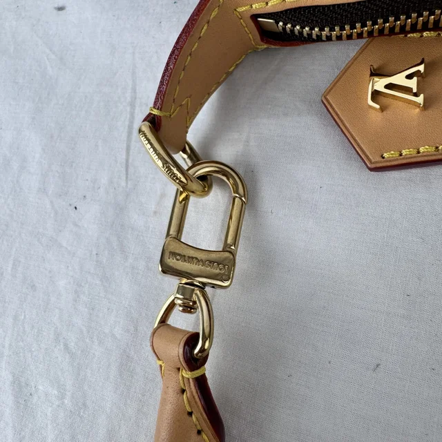 Louis Vuitton Looping Bag in Canvas, coated canvas, Leather, Metal from Reowned, photo 10 of 10