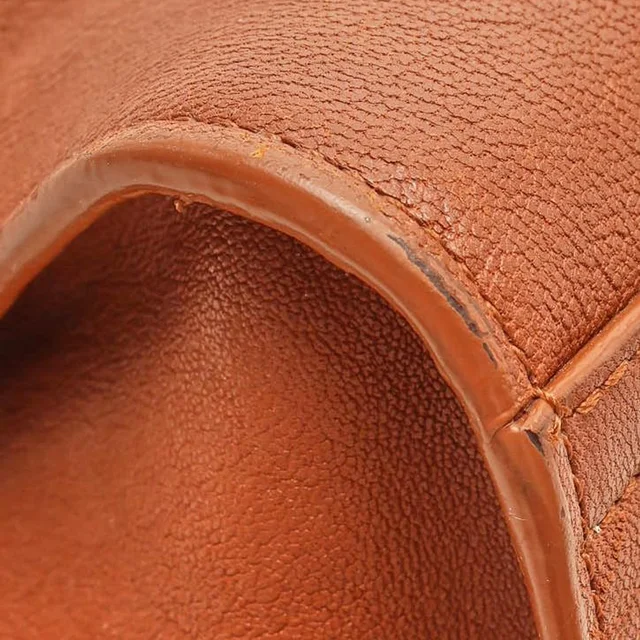 Saint Laurent Medium Chyc Cabas Bag in Leather from A Retro Tale, photo 6 of 9