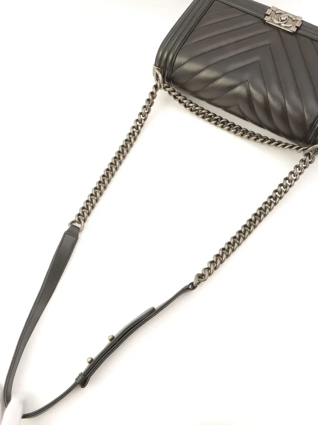 Boy Chanel 2-way Chevron Stitch Chain Shoulder Bag, Black, manufactured around 2015 in Black Lambskin from VINTAGE QOO TOKYO, photo 11 of 13
