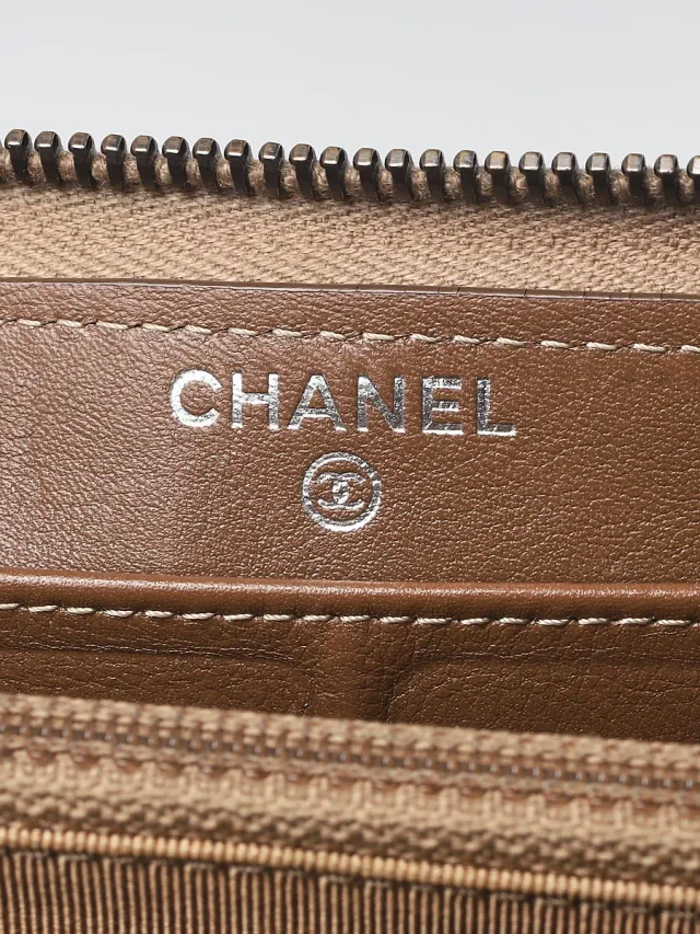 Chanel Bronze Calfskin Quilted Leather L-Gusset Zip Wallet in Calfskin from Yoogis, photo 7 of 11