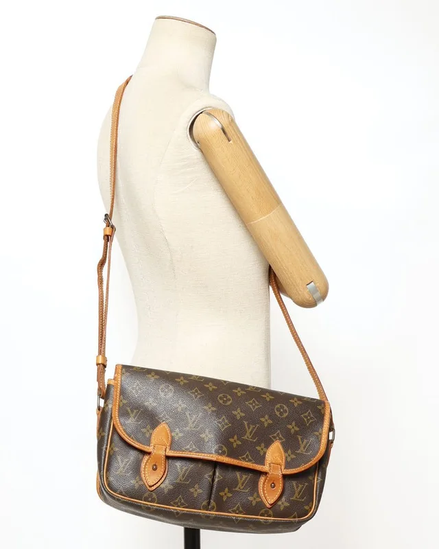 Louis Vuitton Monogram Gibeciere MM Bag in Coated canvas from A Retro Tale, photo 9 of 13