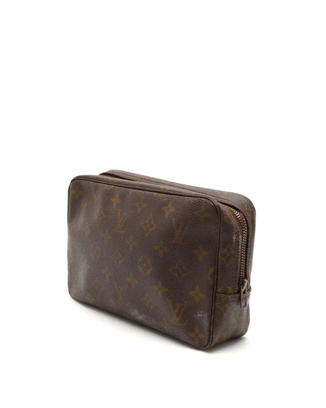 Louis Vuitton Monogram Toiletry Pouch 23 in Coated canvas from A Retro Tale, photo 3 of 6