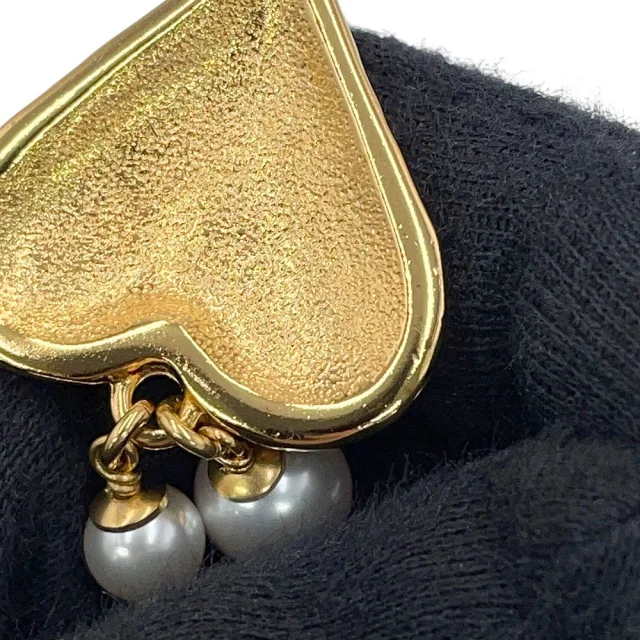 Chanel CC Logo Heart Necklace Gold Plated Faux Pearl Rhinestone in Gold from GALLERY RARE, photo 10 of 12