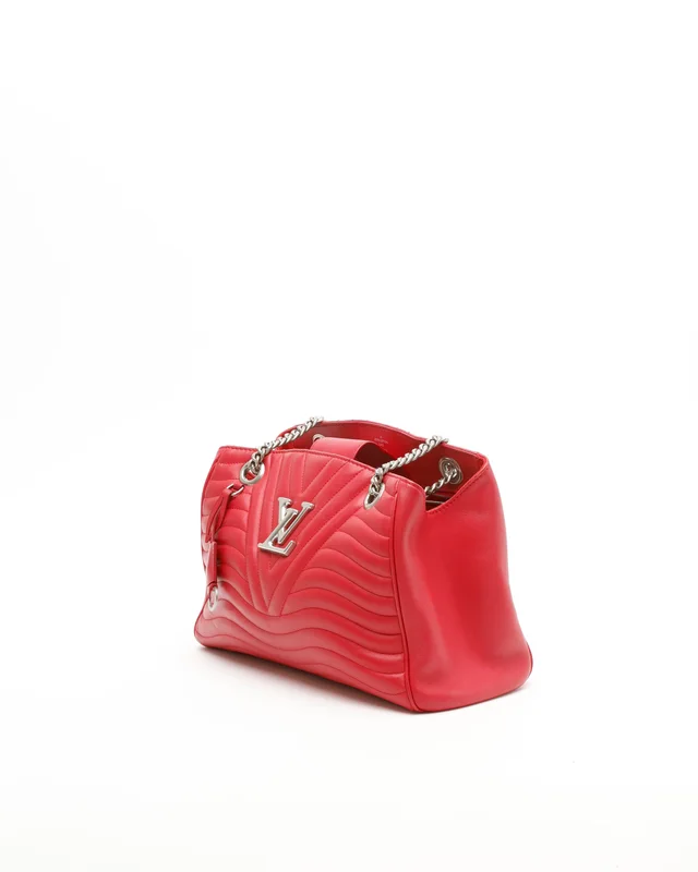 Louis Vuitton New Wave Chain Tote Bag in Calfskin from A Retro Tale, photo 2 of 9