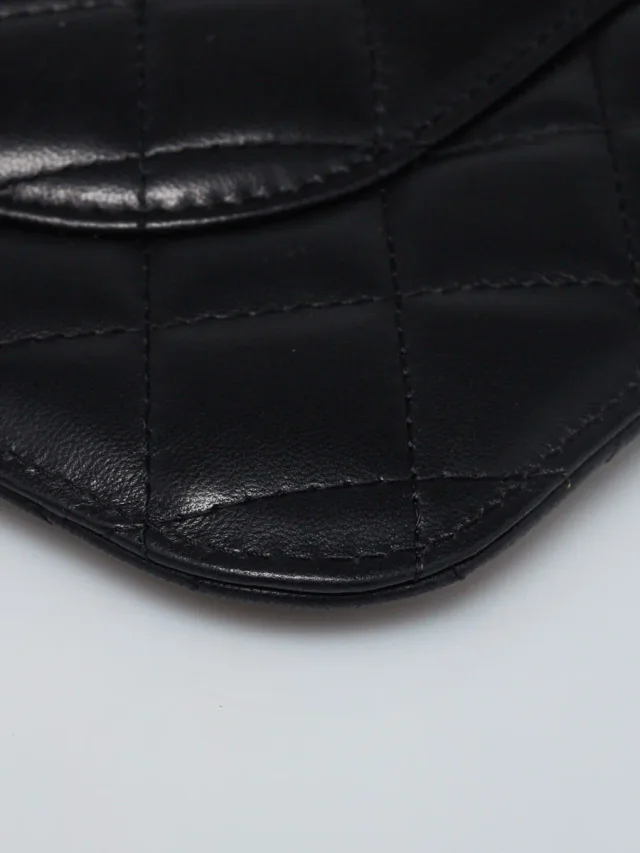 Chanel Black Quilted Lambskin Leather Small CC Ipad Mini Pouch in Black Lambskin from Yoogis, photo 4 of 7