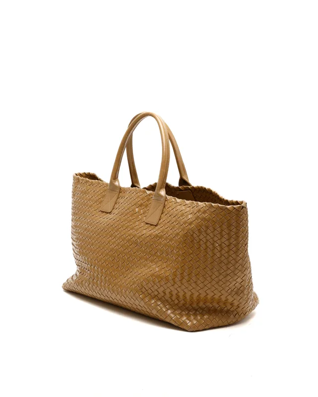 Bottega Veneta Patent Intrecciato Cabat GM Tote Bag in Patent leather from A Retro Tale, photo 2 of 11