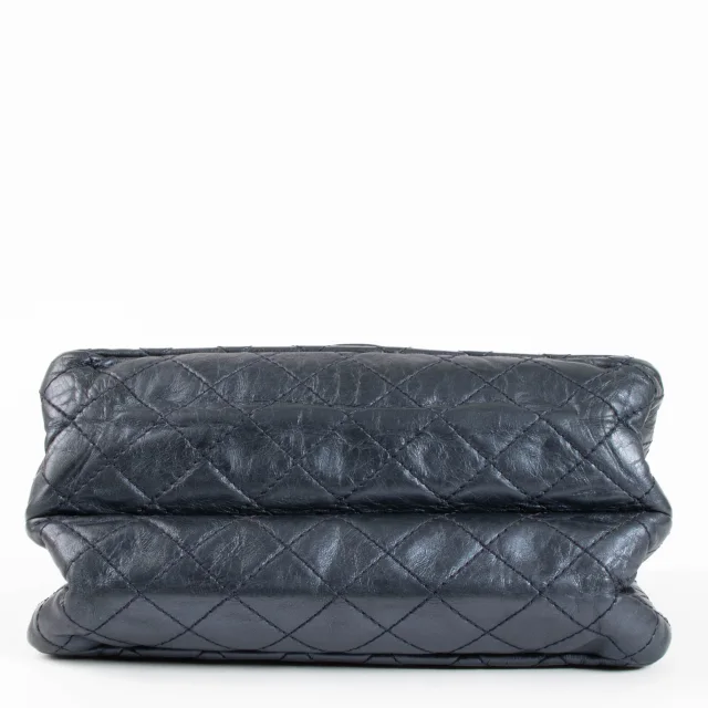 Chanel Metallic Blue Aged Calfskin Accordion Medium 2.55 Reissue Bag in Blue Calfskin from Labellov, photo 4 of 6