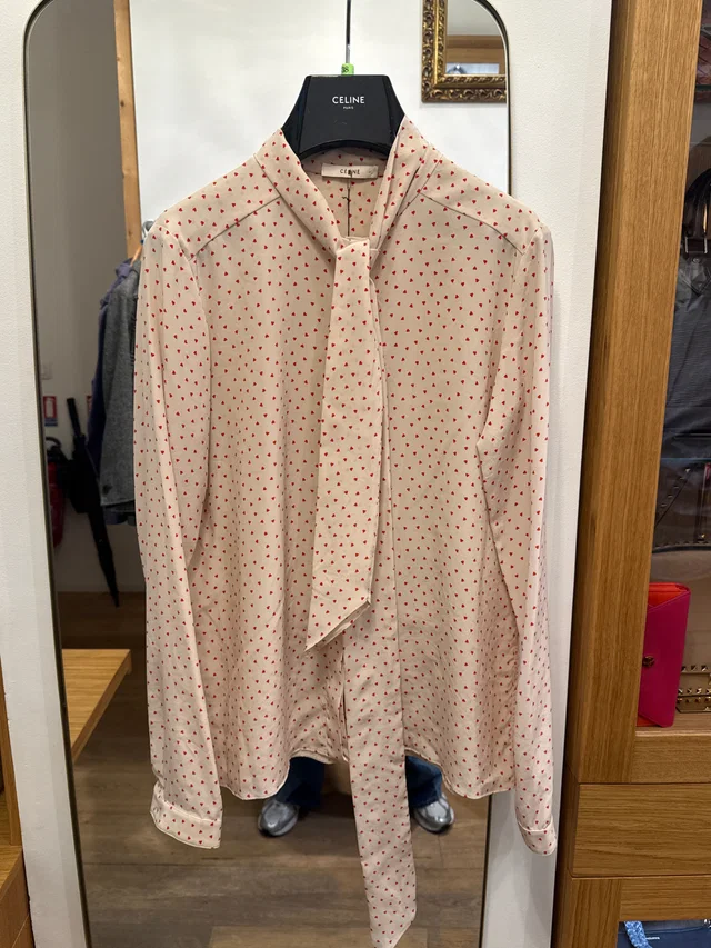 Celine bow shirt with heart in Silk from Luxury Promise