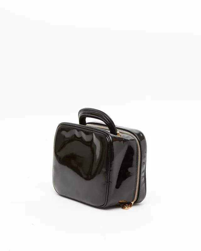 Chanel CC Patent Vanity Crossbody Bag in Patent leather from A Retro Tale, photo 3 of 12