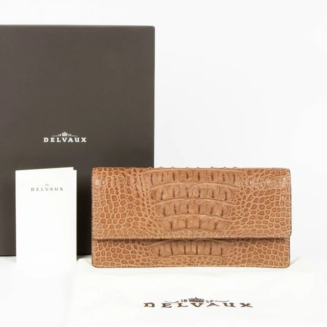 Delvaux Brown Alligator Hannelore Clutch in Brown Crocodile from Labellov, photo 2 of 2
