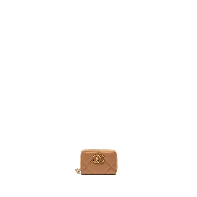Chanel 19 zip card holder Lambskin beige GHW (microchip) in Beige Lambskin from EMIER
