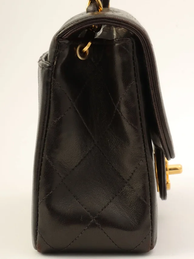 Chanel CC turn-lock chain bag, circa 1995, black in Black Lambskin from VINTAGE QOO TOKYO, photo 3 of 14