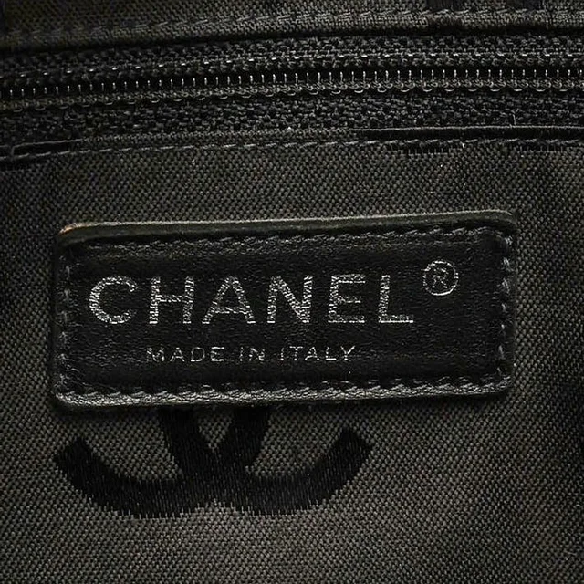 Chanel Quilted Cambon Tote Bag in Leather from A Retro Tale, photo 7 of 9