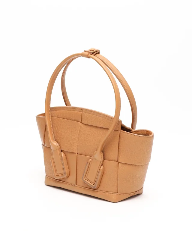 Bottega Veneta Mini Intrecciato Arco Bag in Woven leather from A Retro Tale, photo 3 of 9