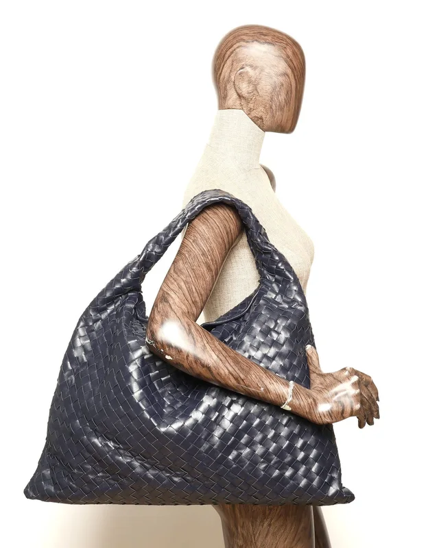 Bottega Veneta Large Hop Intrecciato Tote Bag in Woven leather from A Retro Tale, photo 8 of 8