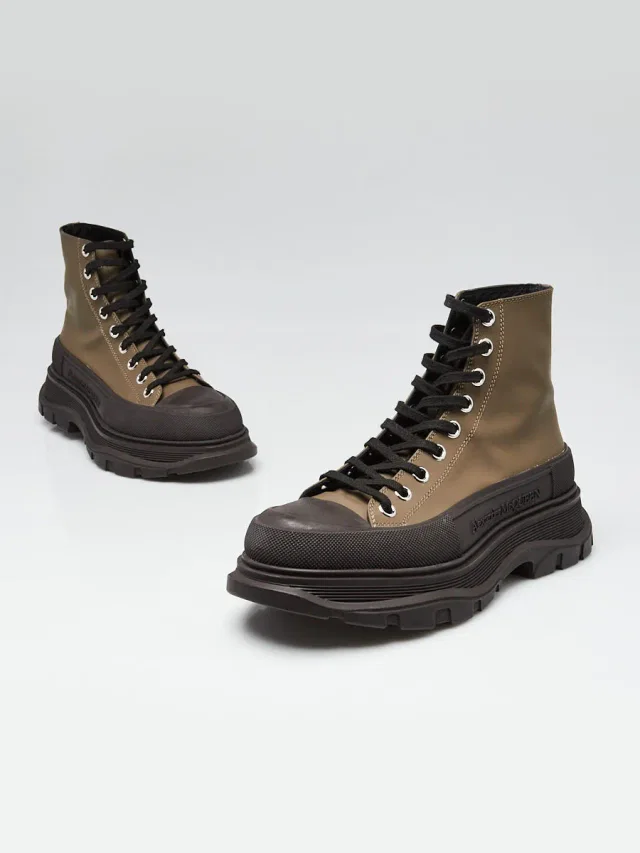 Alexander McQueen Khaki/Black Leather/Rubber Tread Slick Boots Size 9.5/40 in Black Leather from Yoogis
