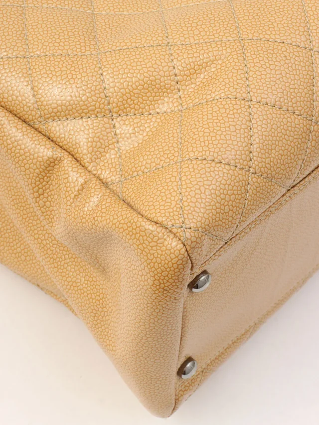 Chanel Caviar Skin 2.55 Chain Tote Bag, Beige, circa 2005 in Beige Caviar leather from VINTAGE QOO TOKYO, photo 10 of 16