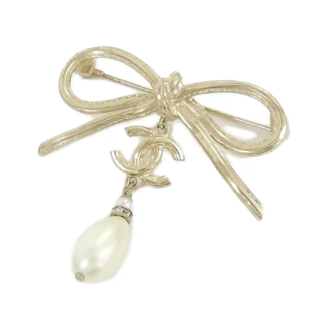 Chanel Brooch Gold in Gold from The Reluxe