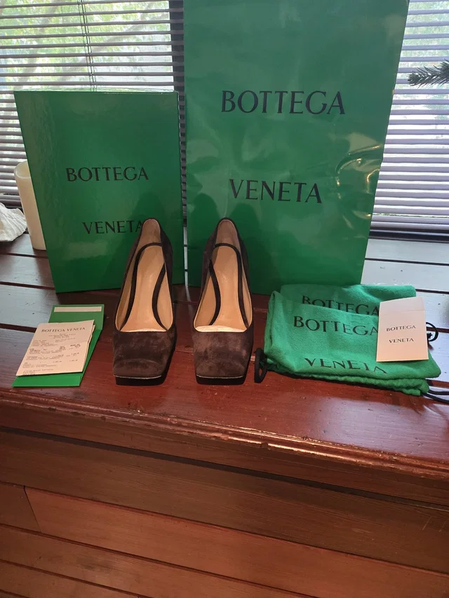 Bottega Veneta Brown Sz38 Suede Square-Toe Pumps in brown|red Suede from Poshmark