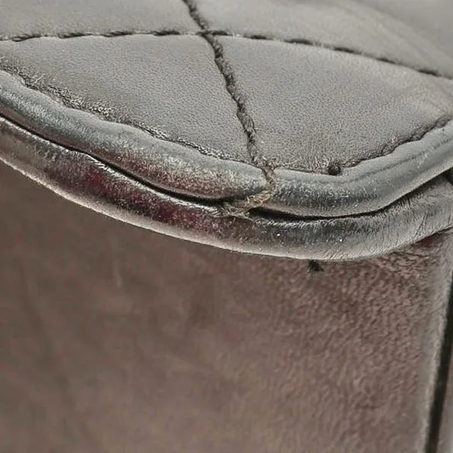 Chanel CC Quilted Shoulder Bag in Leather from A Retro Tale, photo 6 of 10