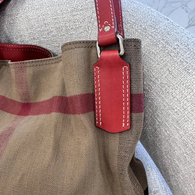 Burberry Canvas Mega Check Medium Maidstone Cadmium Shoulder Bag in Calfskin leather, Canvas from Reowned, photo 3 of 9