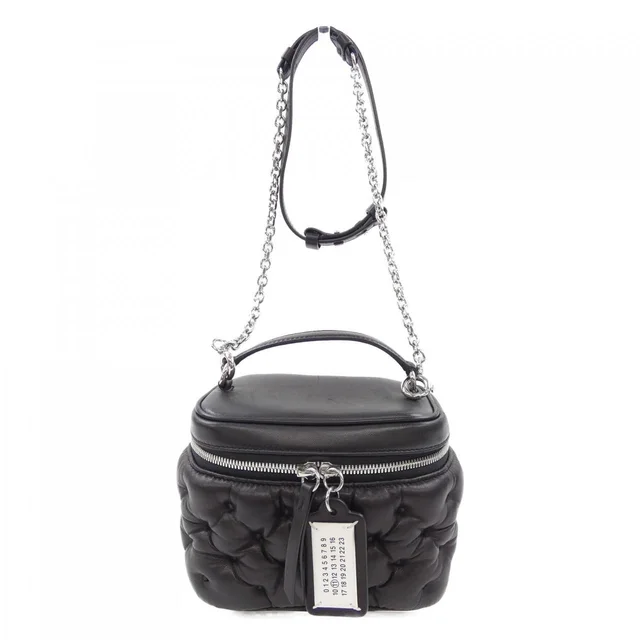 【クーポン対象商品】メゾンマルジェラ Maison Margiela BAG in Black type P6434 Sheep Leather from KOMEHYO