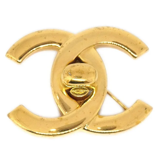 Chanel 1996 CC Turnlock Brooch Gold 96P in Gold from AMORE Vintage Tokyo