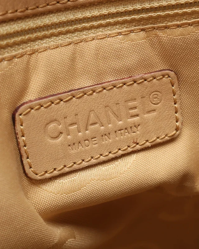 Chanel CC Tote Bag in Leather from A Retro Tale, photo 10 of 12