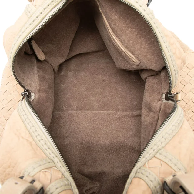 Bottega Veneta Intrecciato Trimmed Pebbled Lambskin Top Handle Bag in Beige Lambskin from Designer Revival, photo 4 of 7