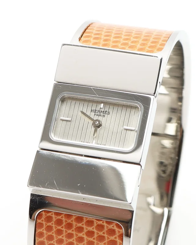 Hermès Loquet 19mm Ref L01.201 Full Set Watch in Leather from A Retro Tale, photo 3 of 8