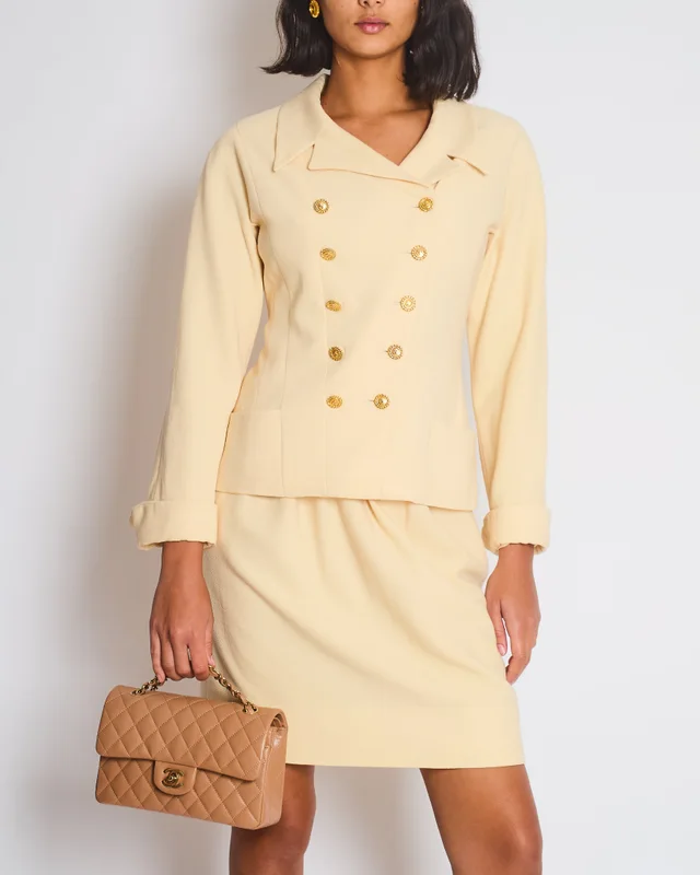 Chanel Vintage Cream Double Breasted Wool Blazer Jacket and Skirt Set with Gold CC Logo Button Detail… in White Wool from Sellier, photo 2 of 2
