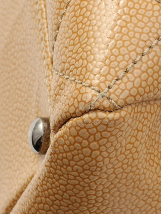 Chanel Caviar Skin 2.55 Chain Tote Bag, Beige, circa 2005 in Beige Caviar leather from VINTAGE QOO TOKYO, photo 15 of 16