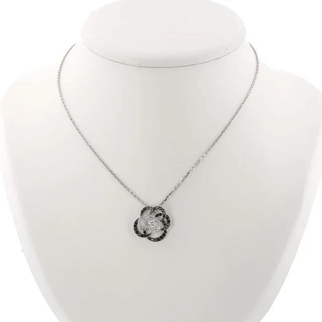 Chanel Fil de Camélia necklace, small model in White from Collector Square, photo 1 of 1