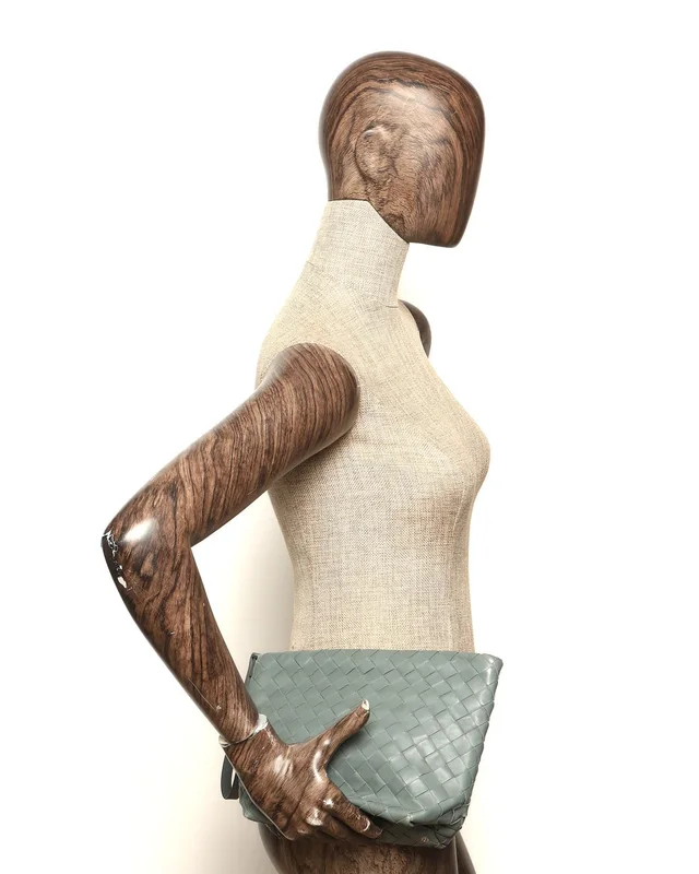 Bottega Veneta Intrecciato Pouch in Woven leather from A Retro Tale, photo 8 of 8