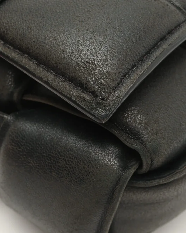 Bottega Veneta Padded Cassette Bag in Woven leather from A Retro Tale, photo 6 of 9