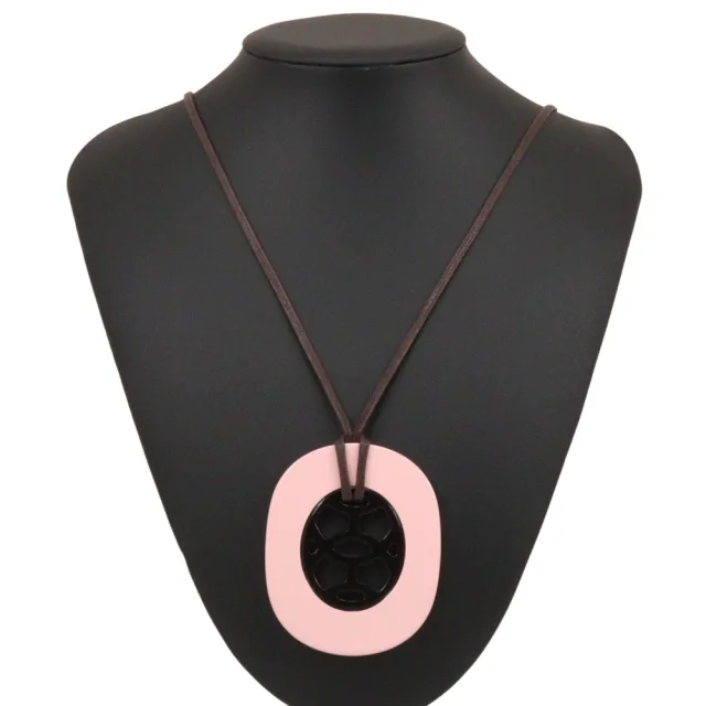 Hermès Lift GM Necklace Buffalo Horn in Pink Others from LuxUness, photo 2 of 10