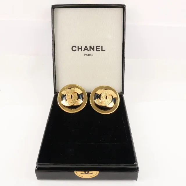 Chanel Coco Mark Earrings in Black Gold-plated metal from LuxUness, photo 6 of 6