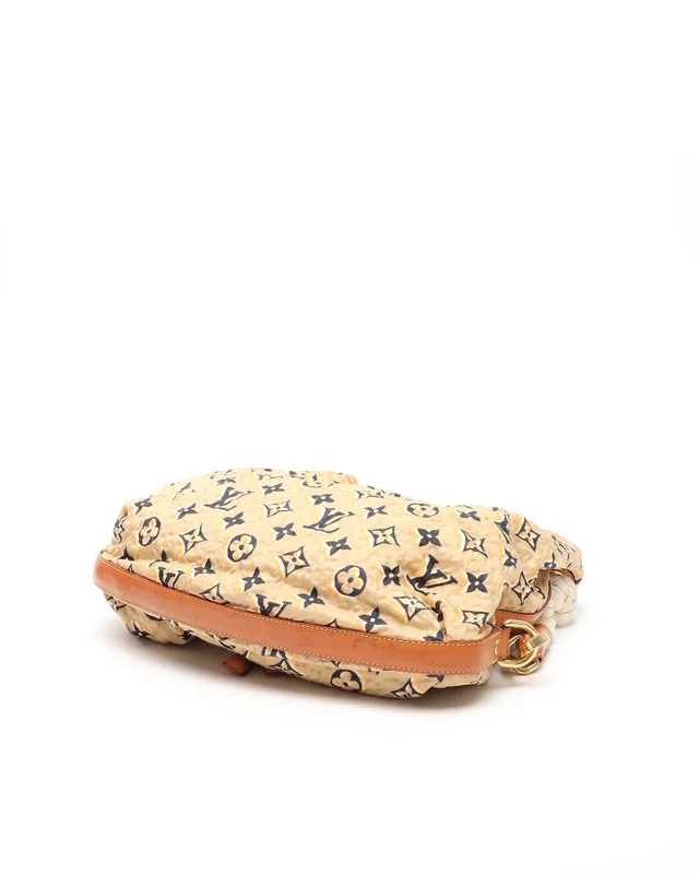 Louis Vuitton Cruise Bulles MM Bag in Nylon from A Retro Tale, photo 5 of 17