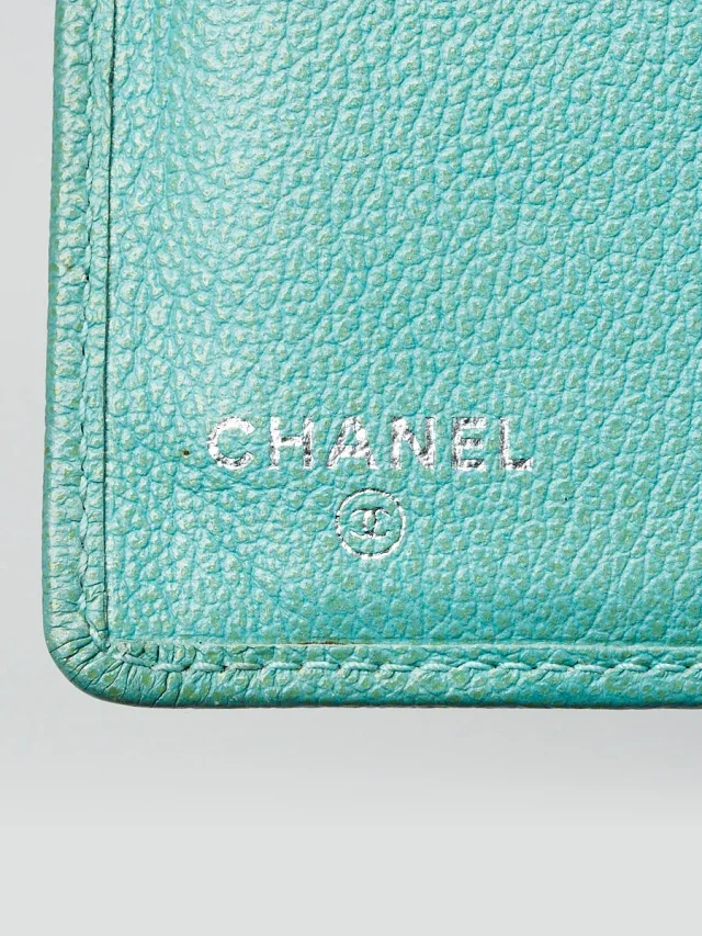Chanel Green Leather Camellia Long Wallet in Green Leather from Yoogis, photo 6 of 10