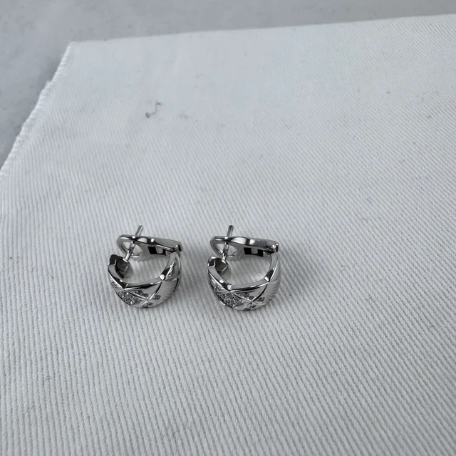 Chanel Coco Crush Small Hoop Earrings in 18K white gold, Diamonds from Reowned, photo 2 of 2