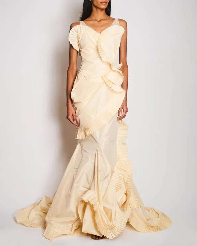 Dior by John Galliano Fall 2006 Ivory Ruffle Runway Maxi Dress Size FR 38 (UK 10) in White from Sellier