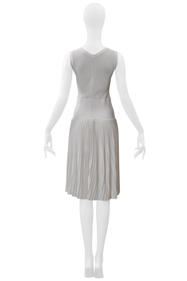 Alaïa White Laser Cut Pleated Knit Dress in White Nylon from Resurrection Vintage, photo 5 of 6