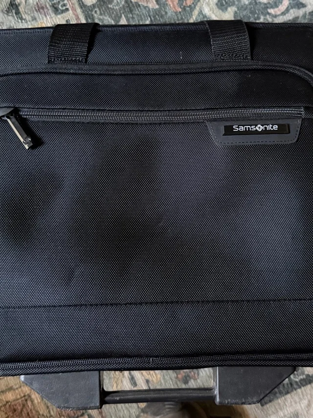 Samsonite Classic Business 2.0 Laptop Briefcase in black from Poshmark